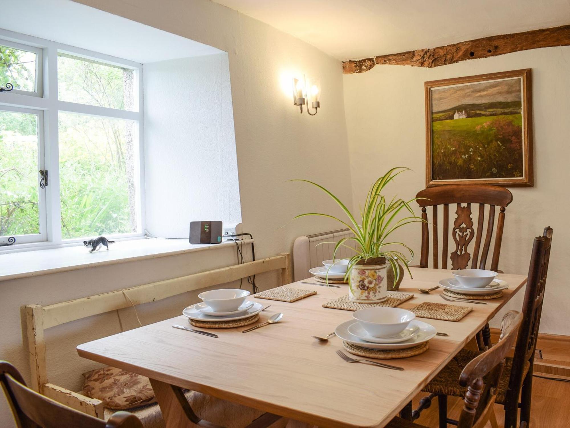 Lower Goytre Farmhouse Llanfair Waterdine エクステリア 写真