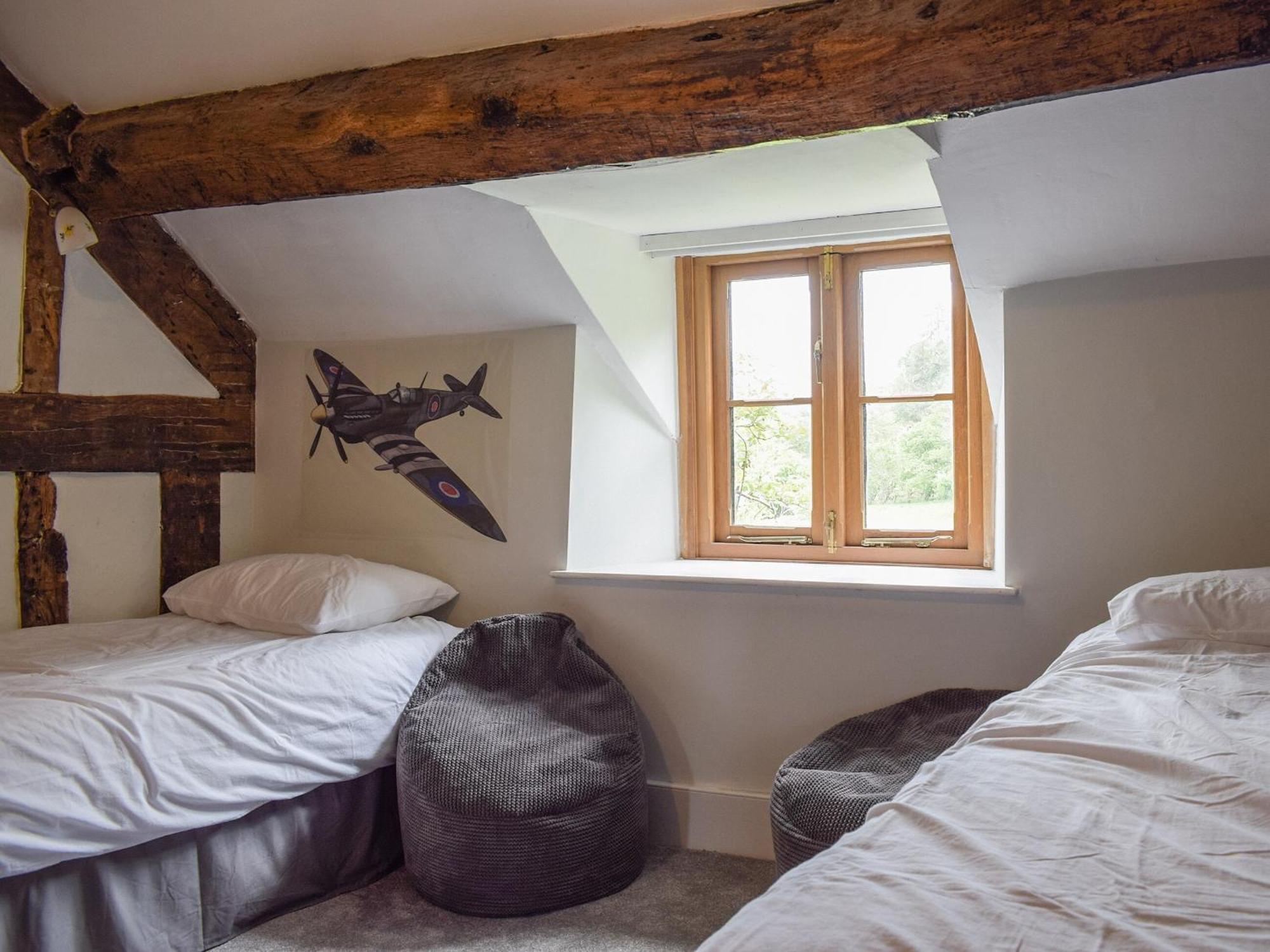 Lower Goytre Farmhouse Llanfair Waterdine エクステリア 写真